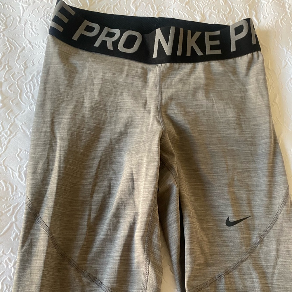 Grey nike pro leggings